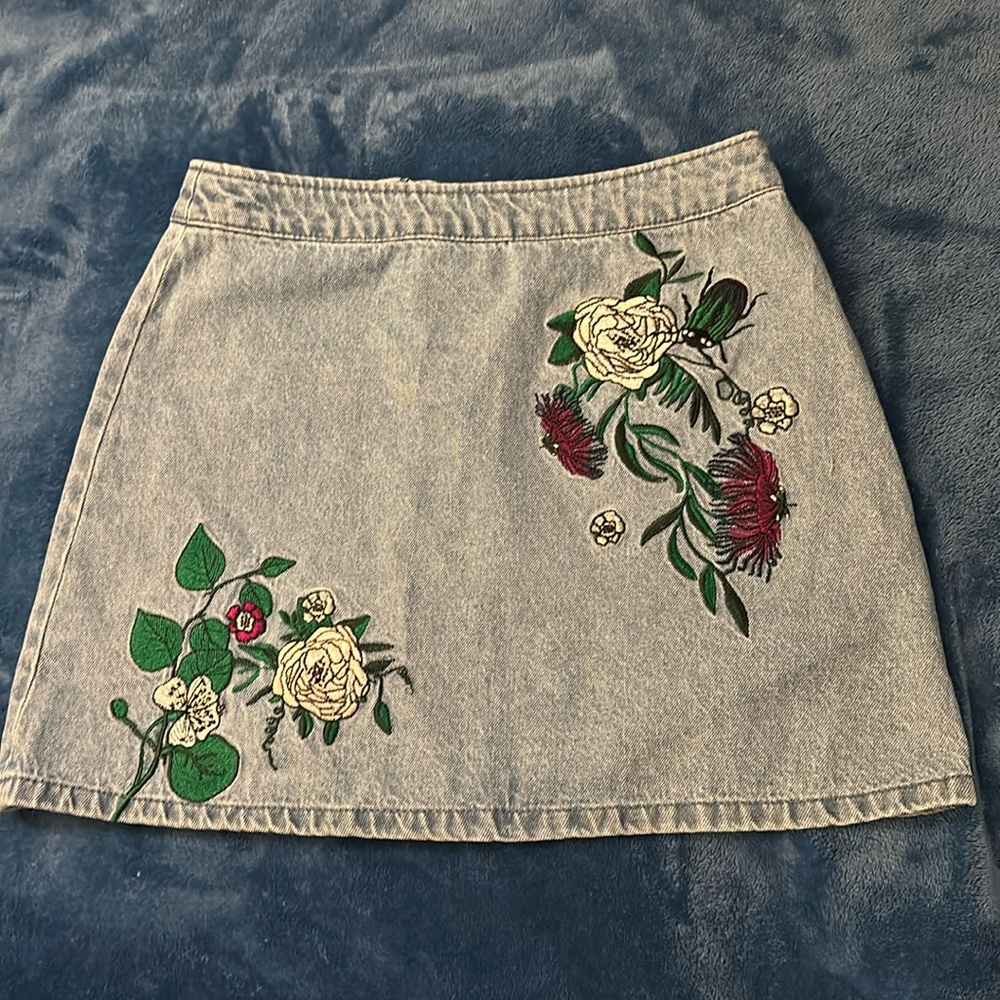 Floral embroidered Jean skirt 70s